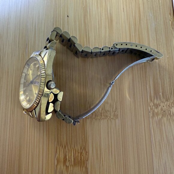 Vintage Elgin Gold Tone Day-Date Watch FD864CB, 37mm - Picture 4 of 5